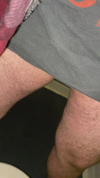 33 taking a piss up close