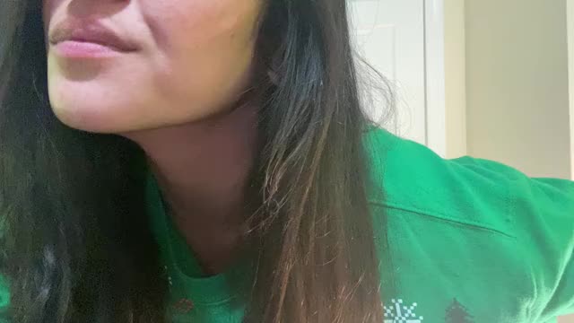 a little teaser of what’s to cum for XxXmas ?? my (Only)Fans will be receiving