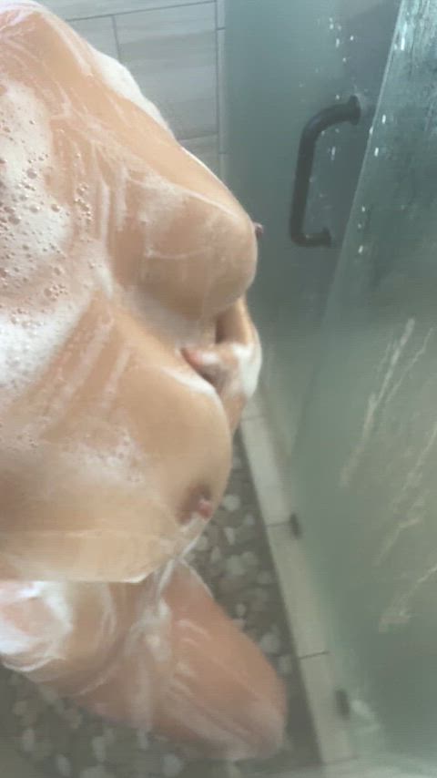 amateur big tits boobs hotwife milf milfs shower tits wifey just-boobs gif
