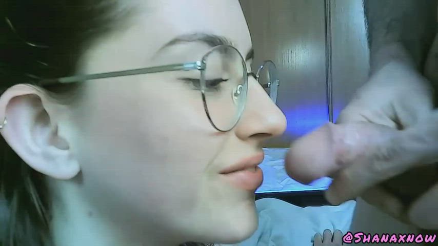 Amateur nose fuck. He’s a noob but she’s got potential.