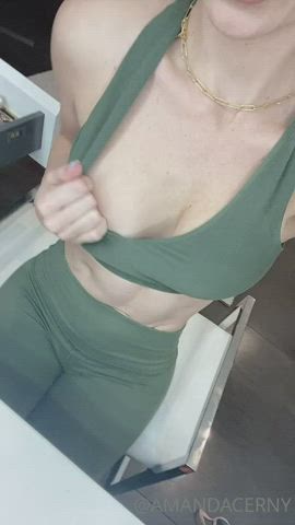 Amanda Cerny gif