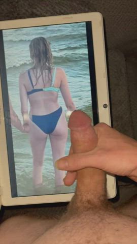 looking to jerk and cum tribute skinny tight petite flat cute white girls!!! must