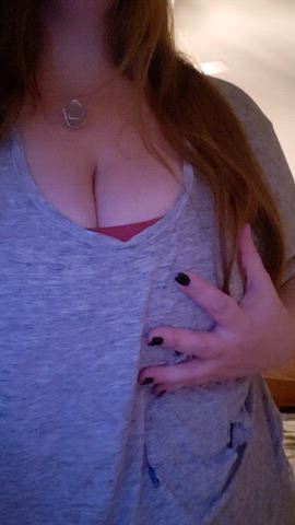 Big tiddy drop and jiggle. 💓😘