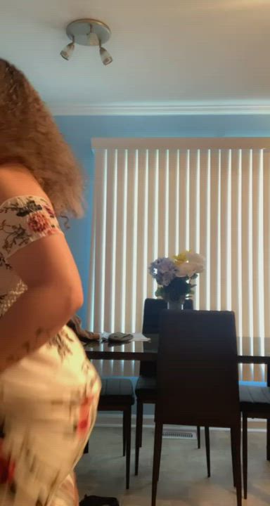 Twerking Big Ass In A Dress