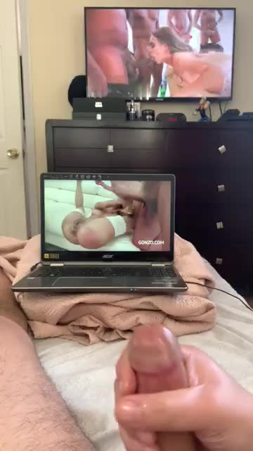 ALL BUDS ONLINE RIGHT NOW - I WANT 2 MAKE U CUM RIGHT NOW ON KIK - I AM FEEDING MY