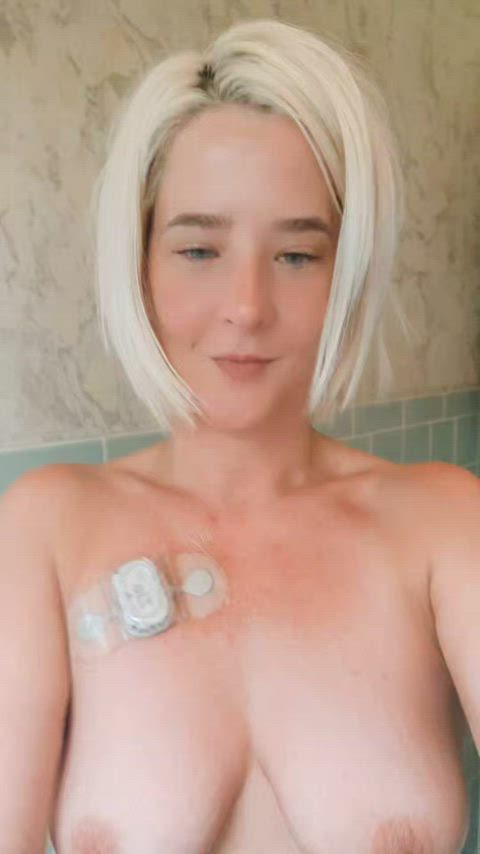 amateur babe big tits boobs cute hotwife milf nsfw onlyfans tits gif