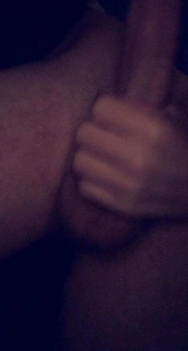 29m otter. Dm me. I love nudes?