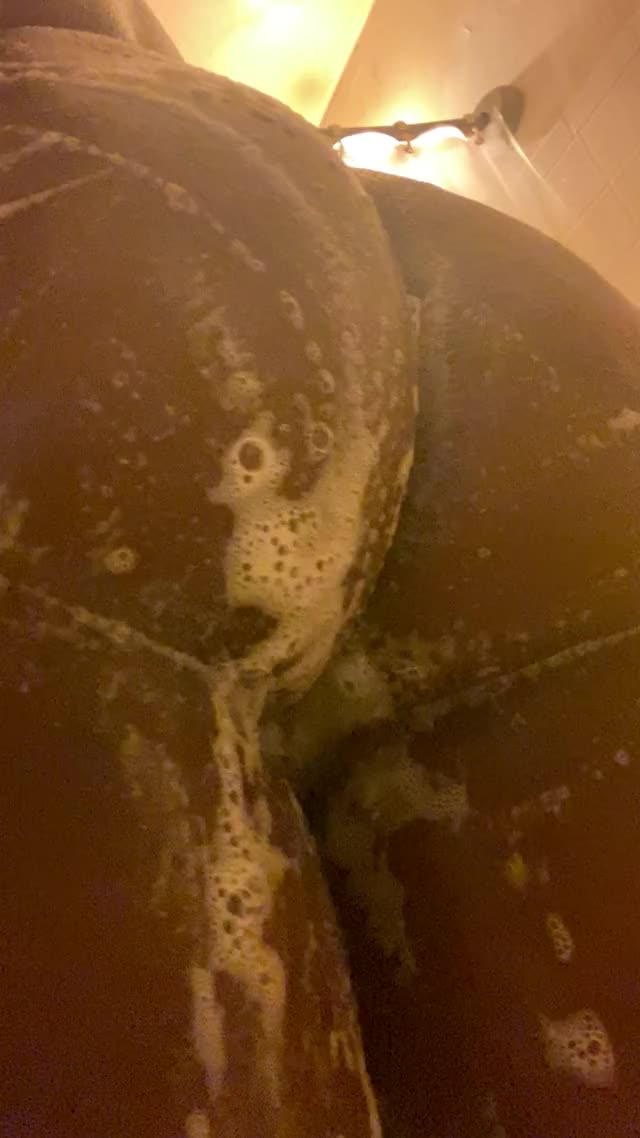 Hate showering alone ??‍♀️