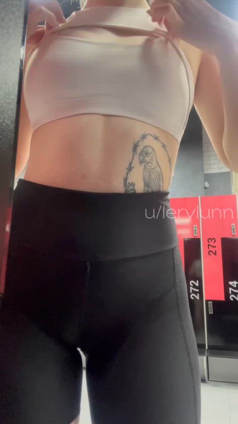 camel toe fit fitness gym leggings locker room public teen yoga yoga pants changing-rooms