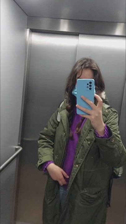 A nice purple top with a flash.