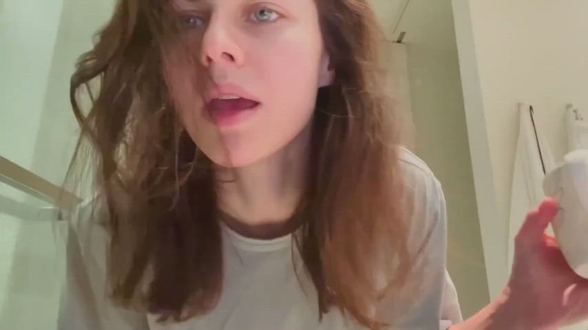 alexandra daddario big tits nsfw gif