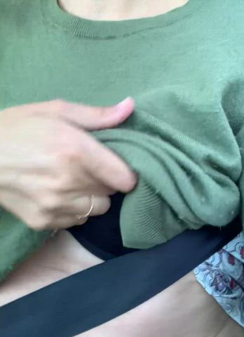 Busy streets and tits