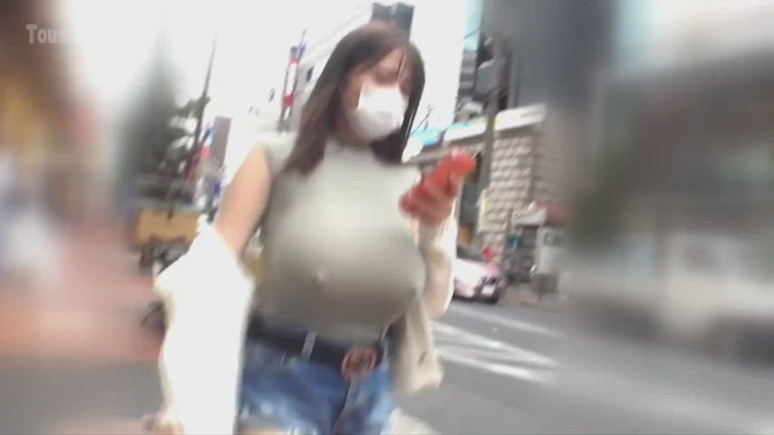 asian big tits bouncing tits braless huge tits jiggling natural tits public spy gif