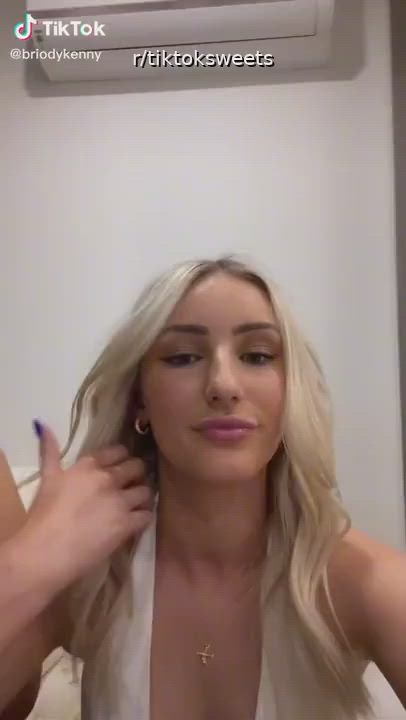 One false move and her whole boob would've slipped