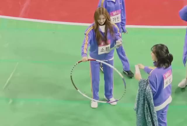 03 sohee trying