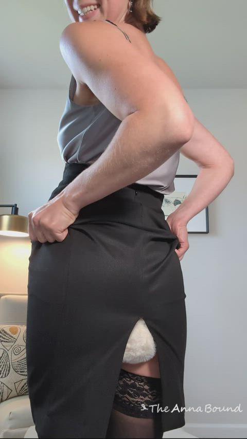 Turns out, you can wear a bunny buttplug under work clothes... (Mid-thirties Exec)