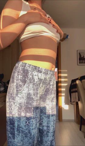 [OC] Dropped the girls for the morning sun ☀️