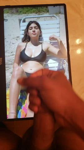 Beautiful Beach Babe Gets Another Load