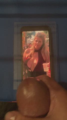 Cum tribute to big tits