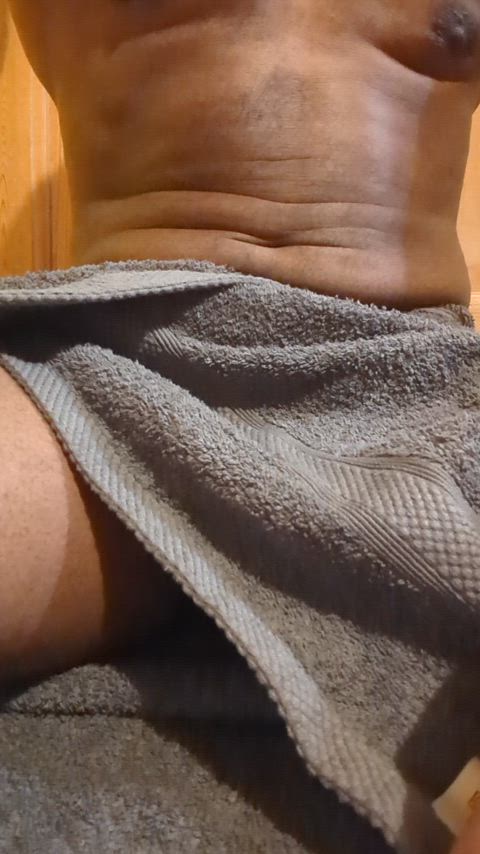 Quick peek under the towel