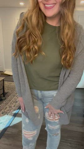 Sweet and innocent mom that likes to get naked for the people of Reddit.