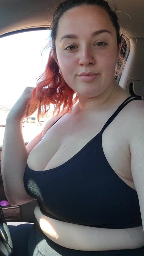 Who dosnt like seeing some tits at the trailhead?