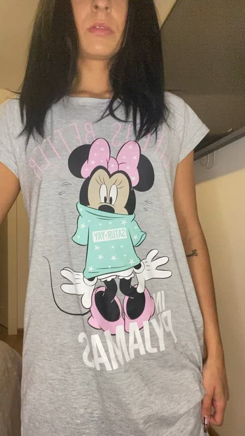 I would like to feel your tongue on my nipples 🥵🤤