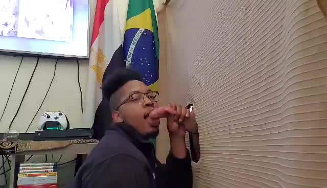 Straight Hung guy deepthroated