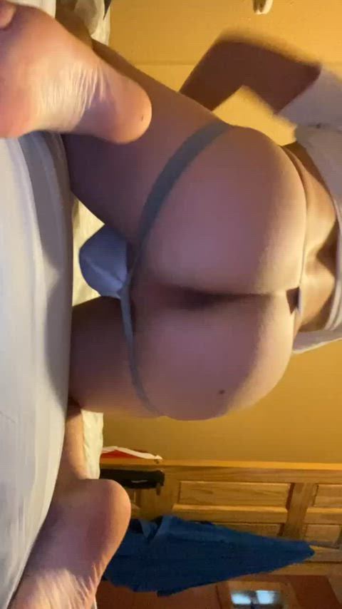 (26) would you come over if I sent you this? 😳😬