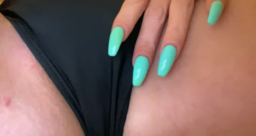 pissing pussy swimsuit gif