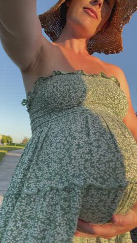 Imma pregannt milf and proud to show off my 39 week old bump ;)