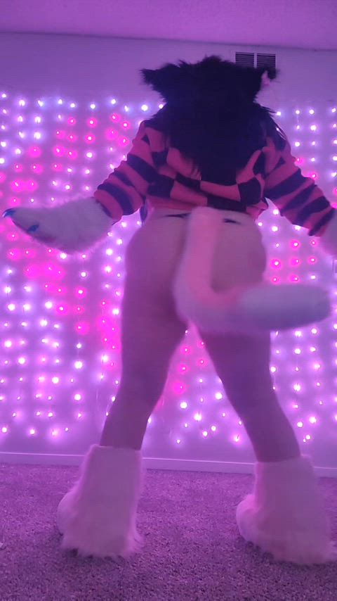 It claps when I throw it back~ 😩💖