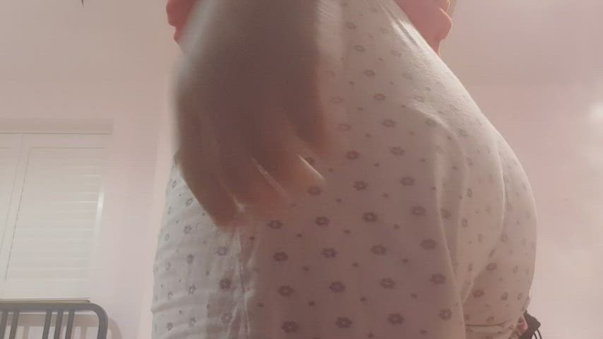 Say hi if you'd fuck and spank my virgin ass ? (19)