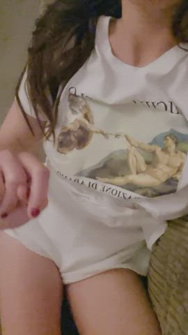 How 30G looks in t shirt + no bra ☺️