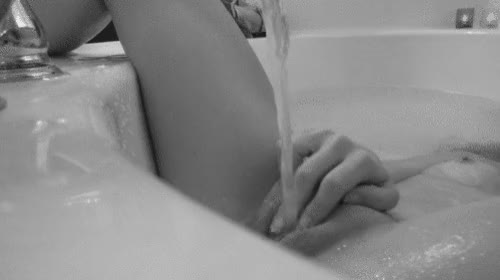 Fingering in bath