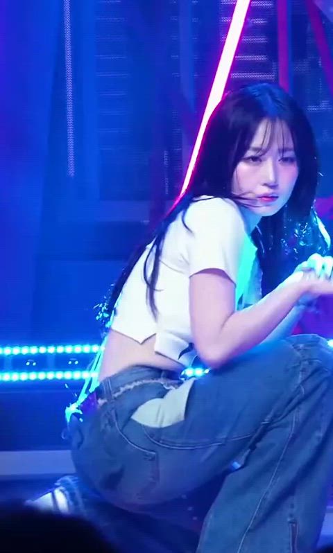 abs asian bouncing tits dancing korean natural tits pale short hair kpop gif