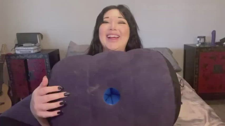 Meanwhile on Pornhub…👀