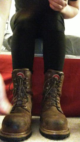 Boot Removing After Day 19 Of The Convention/Roadtrip Socks!! ??