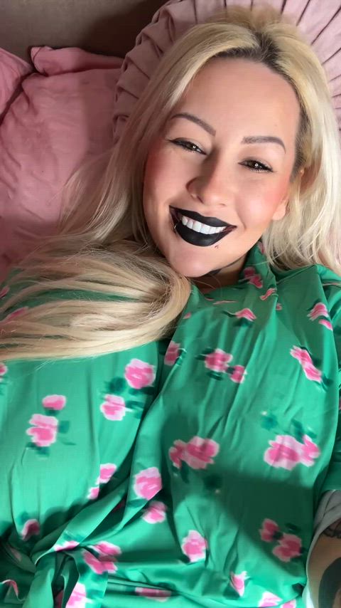 amateur big tits boobs bouncing tits goth huge tits natural tits onlyfans tits chubby-girls