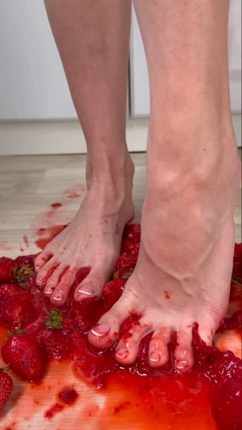 [oc] So tasty toes..