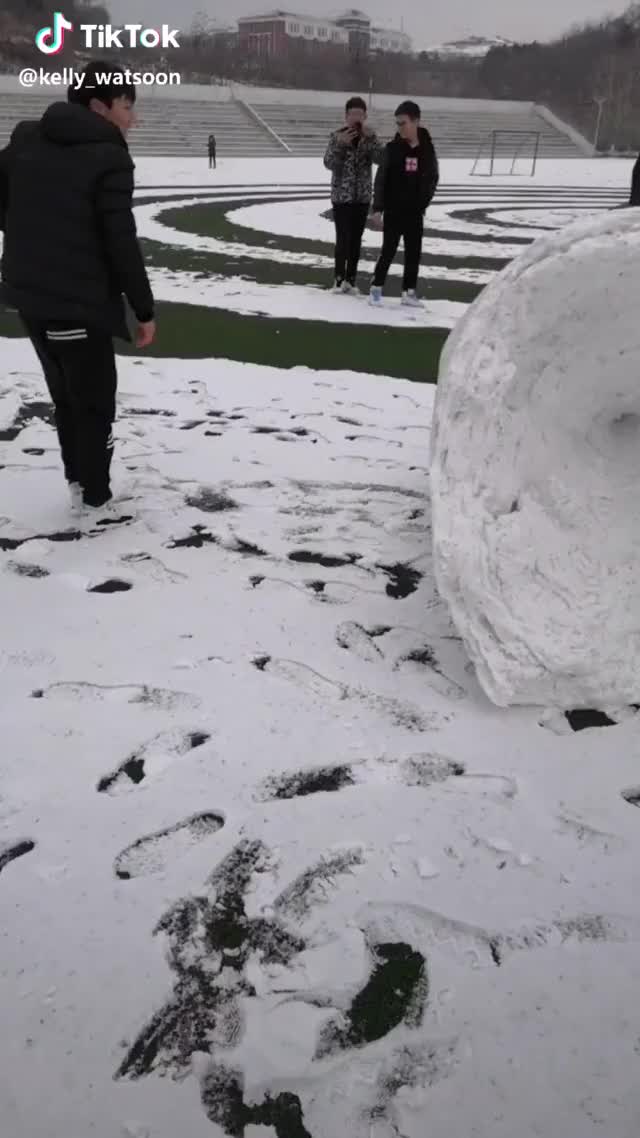 Wow!Huge snow roll! #snow #roll #foryou