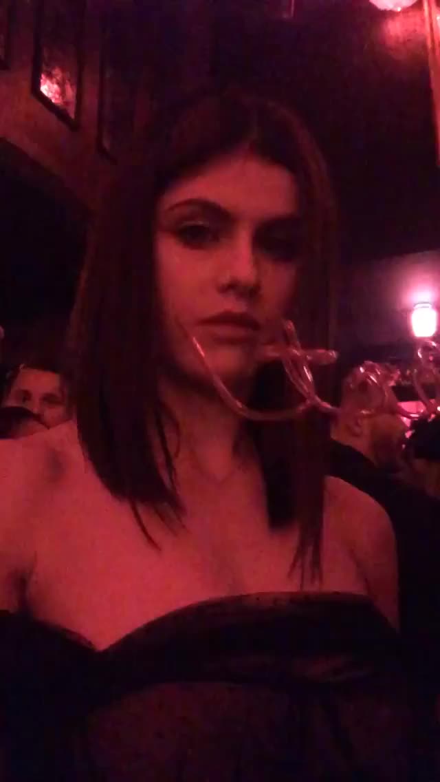 Alexandra Daddario thefappeningblog.com