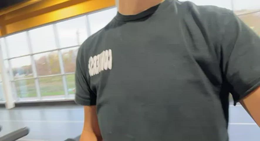 fitness fitnesslyalya flashing naked nipples public tits r/titsworship gif