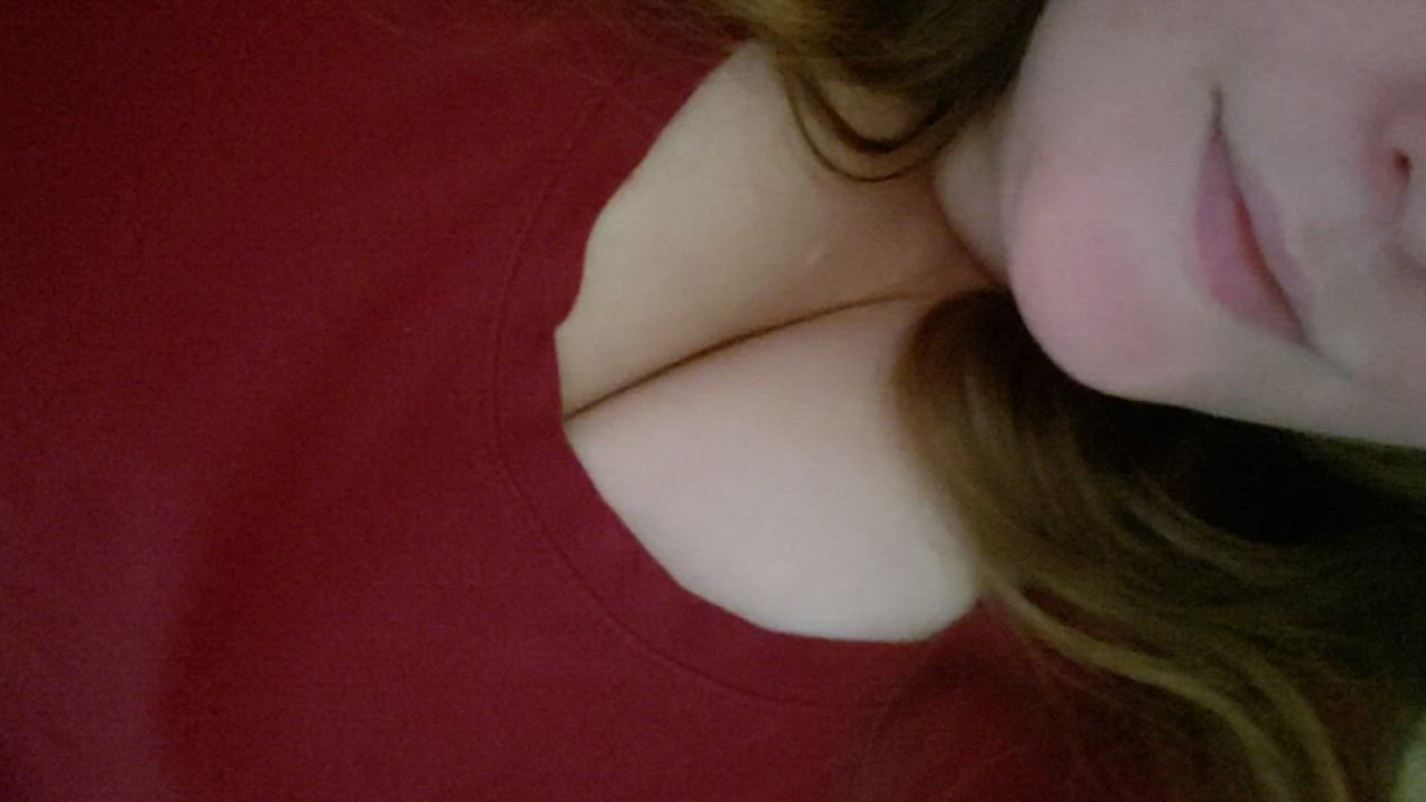 Huge bouncing milkers for your thirsty Thursday. 💦💦
