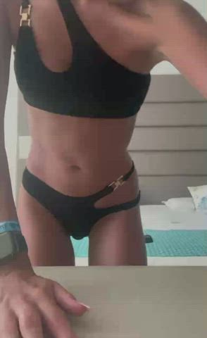 Revealing my tanlines - (day 1)