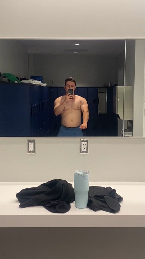 jock muscles flexing gif