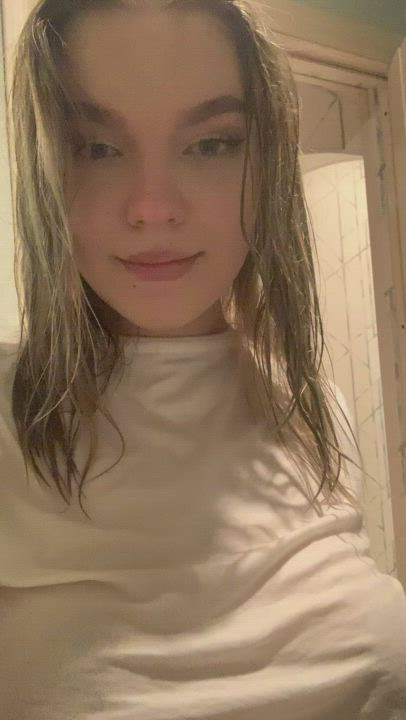 Your Favorite College Teen ❤️ I am 18 and I love sexting with my subs! ? Let's