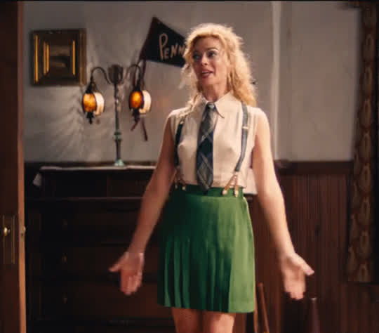 Margot Robbie in Babylon
