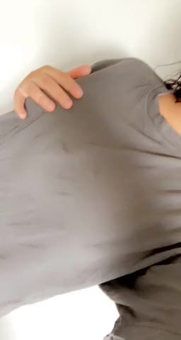 There’s some big tits under my shirt ??