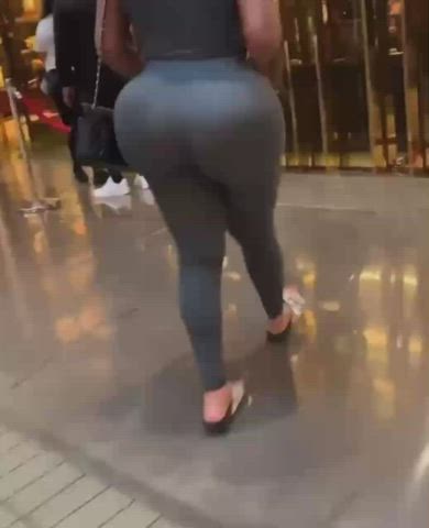 Big Ass coming thru